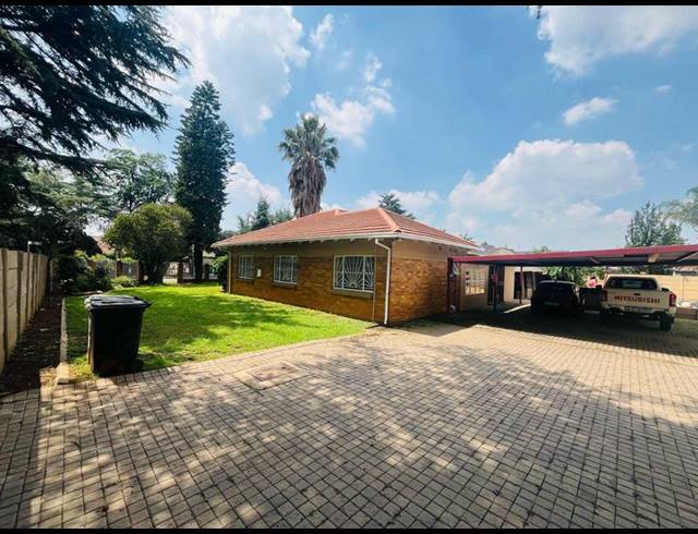 3 BEDROOM PROPERTY TO RENT IN BIRCHLEIGH